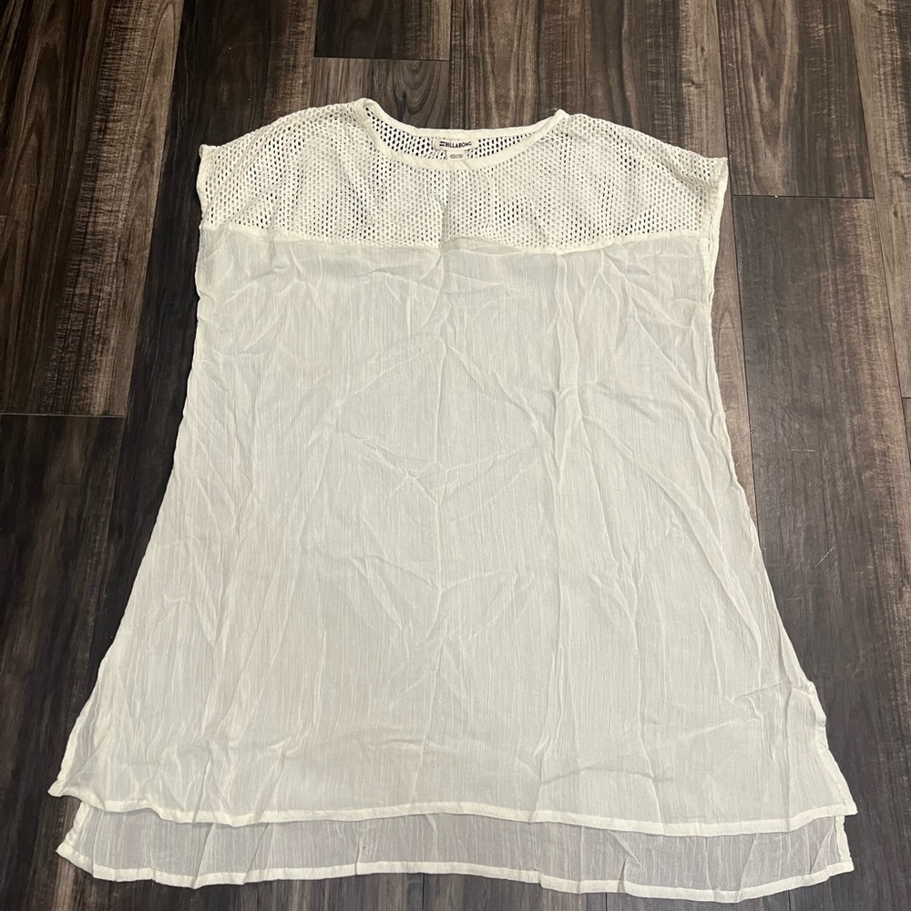 Billabong cover up, size small